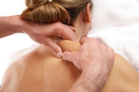 Massage helpt de toestand van osteochondrose te verbeteren